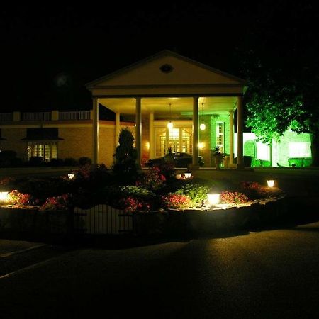 Hotel Carlisle & Embers Convention Center Esterno foto